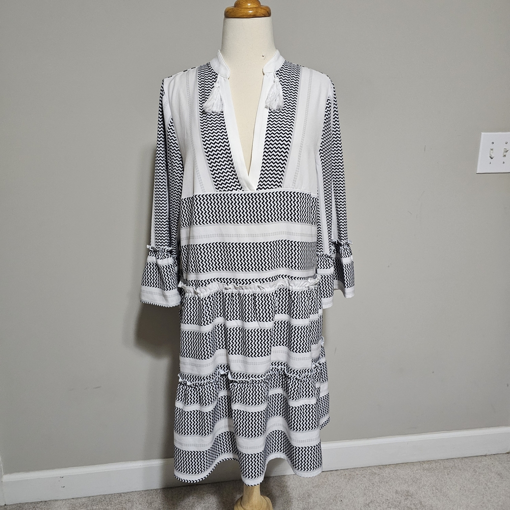 Mazik Black & White Chevron Zigzag Boho Mini Dress V-Neck Bell Sleeve Sz S